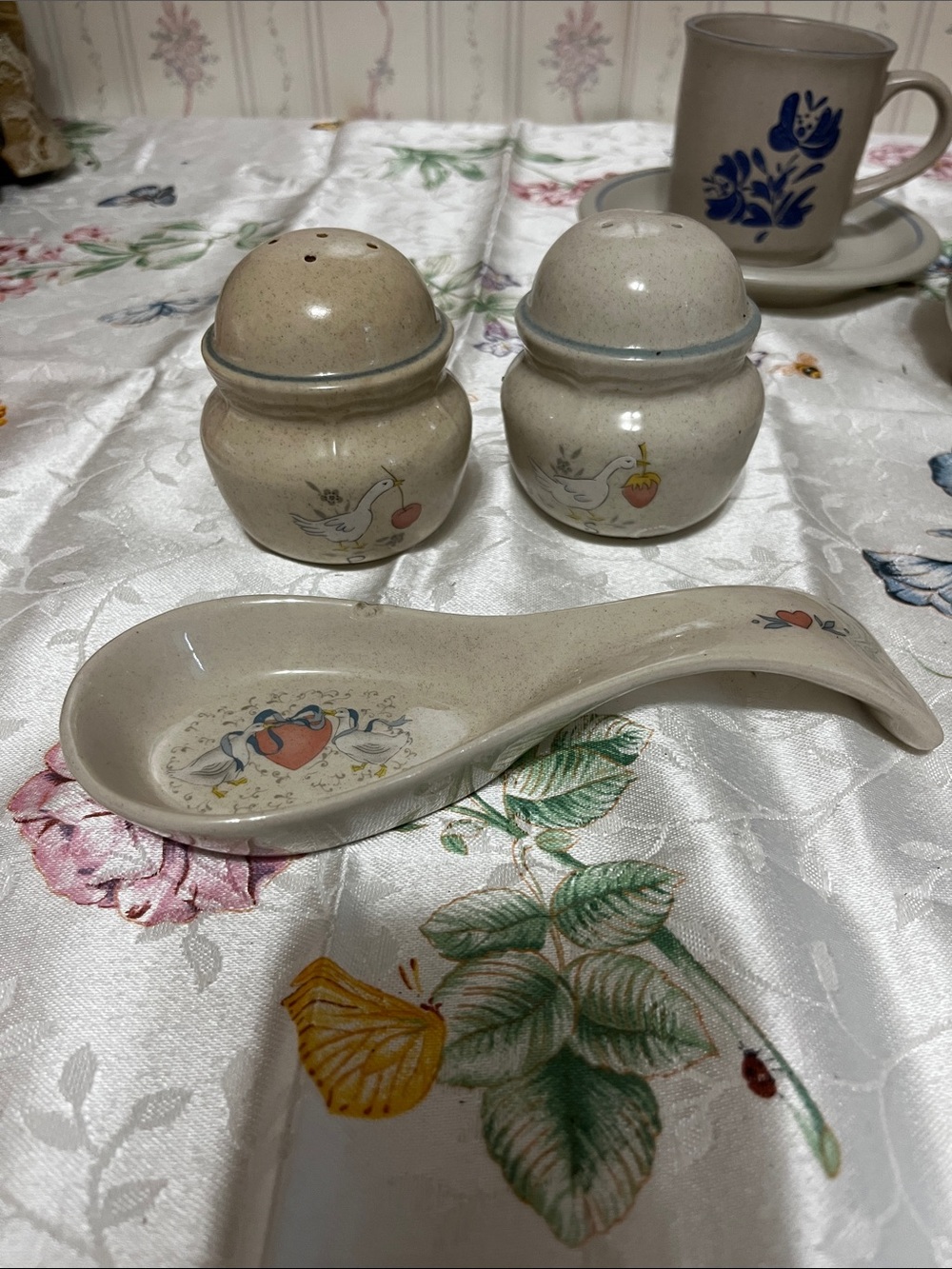 Geese salt pepper spoon rest
